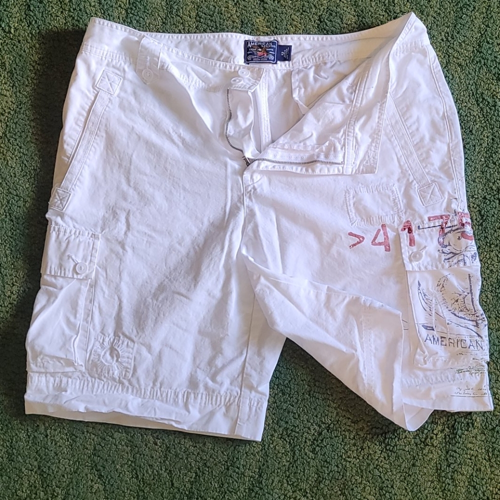 White Bermuda shorts